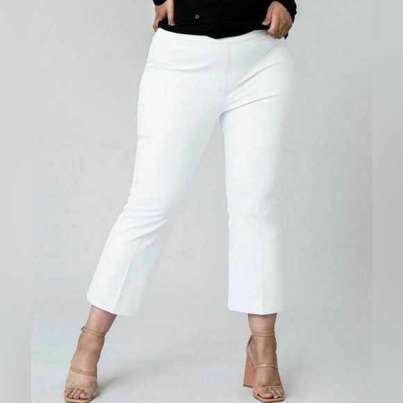 NWT Spanx On-the-Go Kick Flare Pant - Classic White pull on flare leg - Picture 11 of 15